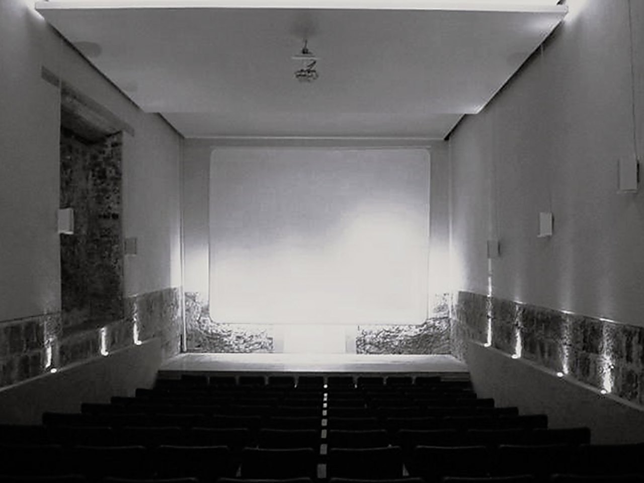 El auditorio desde el fondo de la sala